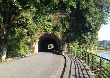 青の洞門